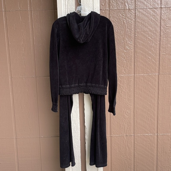 Juicy Couture Sweatsuit - Picture 5 of 9